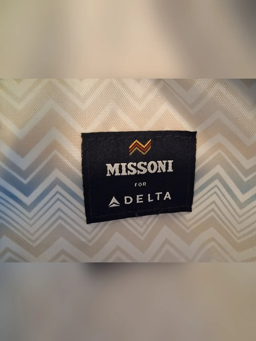 NWOT Missoni & Delta Cream ZigZig Asymetric Travel Cosmetic Makeup Beauty Bag